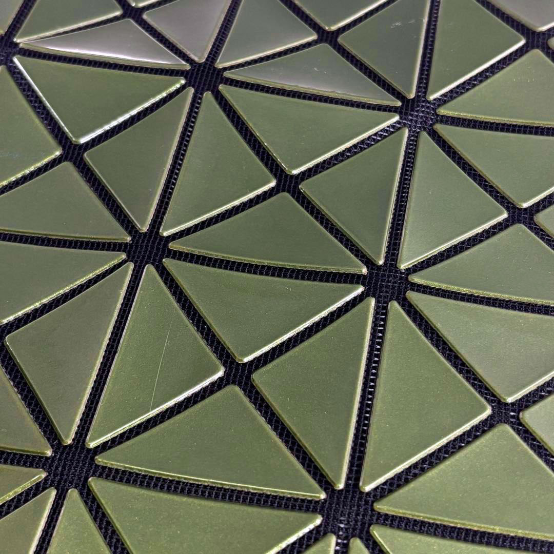 ISSEY MIYAKE BAOBAO イッセイミヤケ バオバオ ルーセント トートバッグ 6×6 グリーン系 BB33-AG283