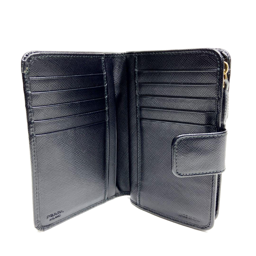 ★送料込★PRADA レザー 二つ折り財布 ゴールド 金運アップ↑ プラダ二つ折り財布サフィアーノレザー金ロゴラウンドファスナー
