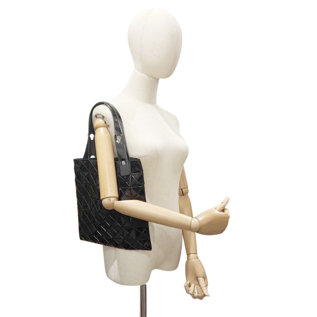 ISSEY MIYAKE BAOBAO イッセイミヤケ バオバオ プリズム ベーシック トートバッグ 7ｘ7 ブラック BB93-AG047