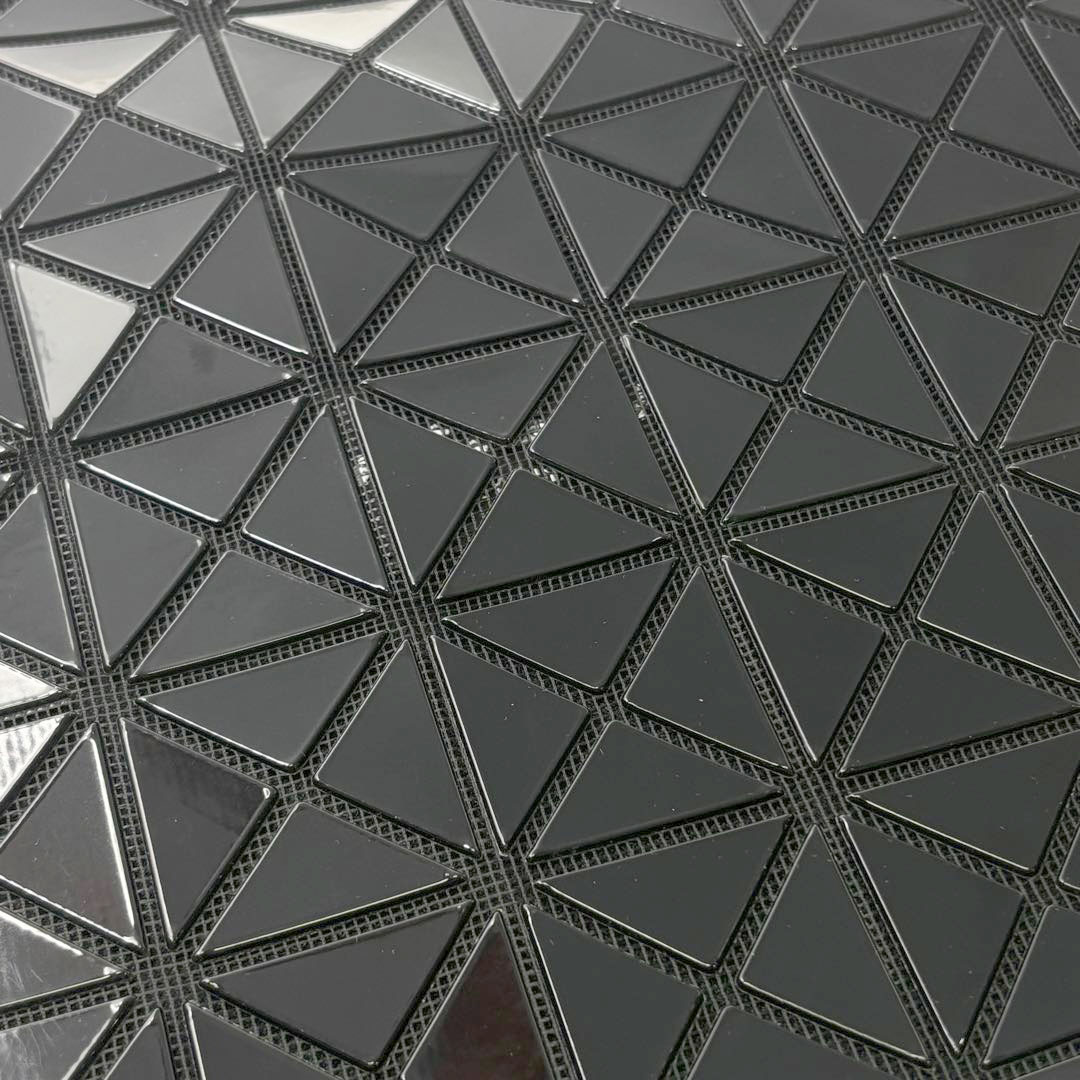 ISSEY MIYAKE BAOBAO イッセイミヤケ バオバオ プリズム ベーシック トートバッグ 7ｘ7 ブラック BB93-AG047