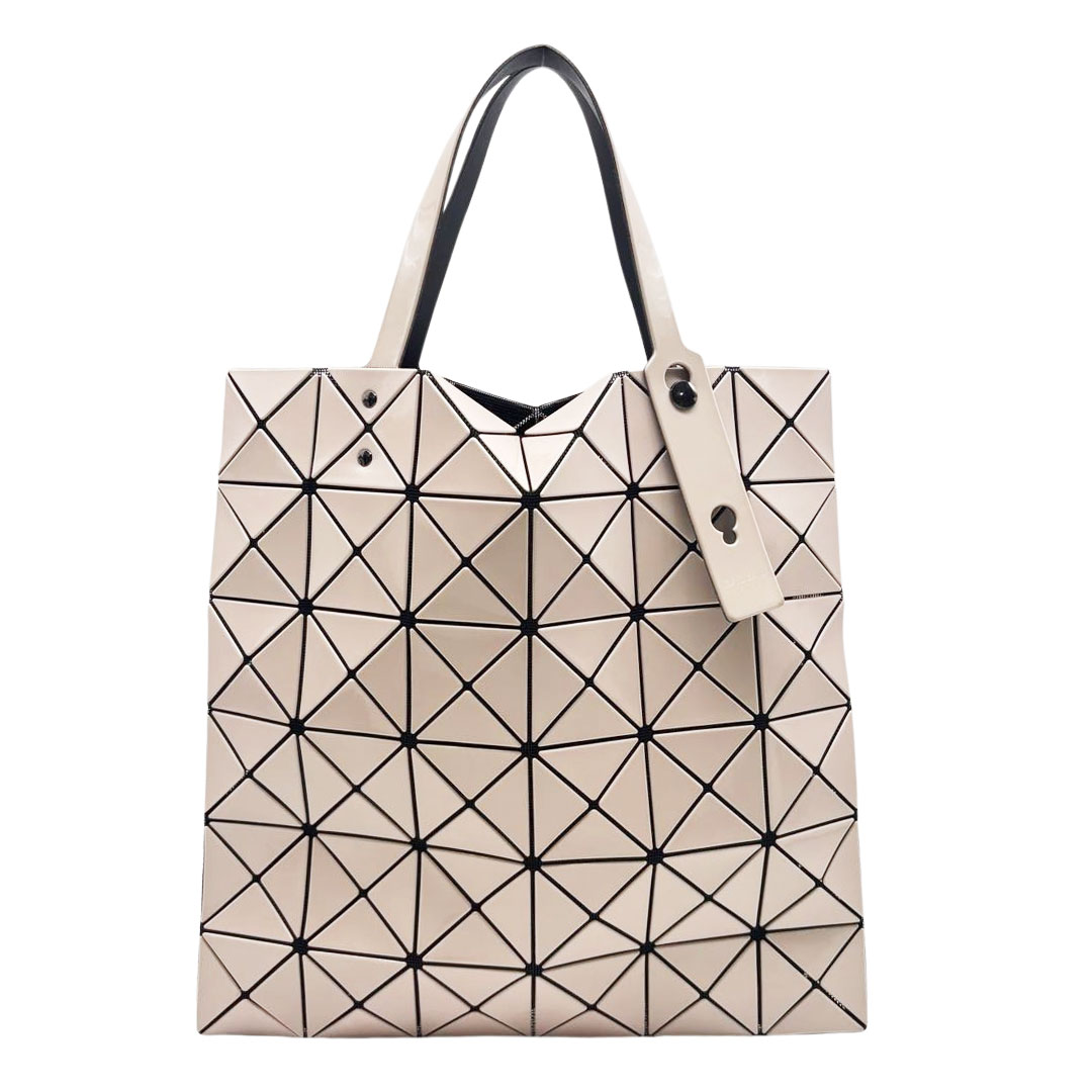 ISSEY MIYAKE BAOBAO イッセイミヤケ バオバオ ルーセント トートバッグ 6×6 ピンクベージュ BB01AG053