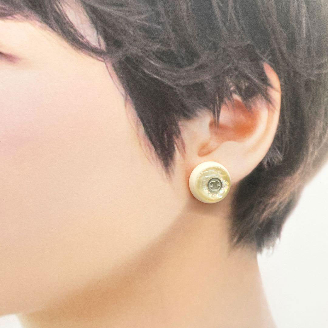 CHANEL シャネル イヤリング ドーム型 ココマーク ホワイト シルバー プリズム 99A