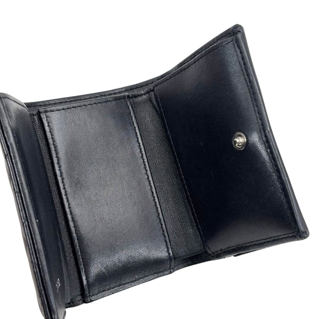 CHANEL シャネル 三つ折り財布 クラシック スモールフラップウォレット ラムスキン ソーブラック 31番台