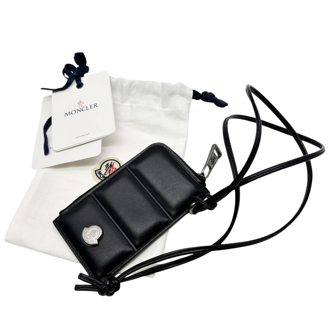 MONCLER モンクレール DOUDOUNE FLAT CARD HOLDER カードホルダー カードケース レザー ブラック/ガンメタ金具 2025SS