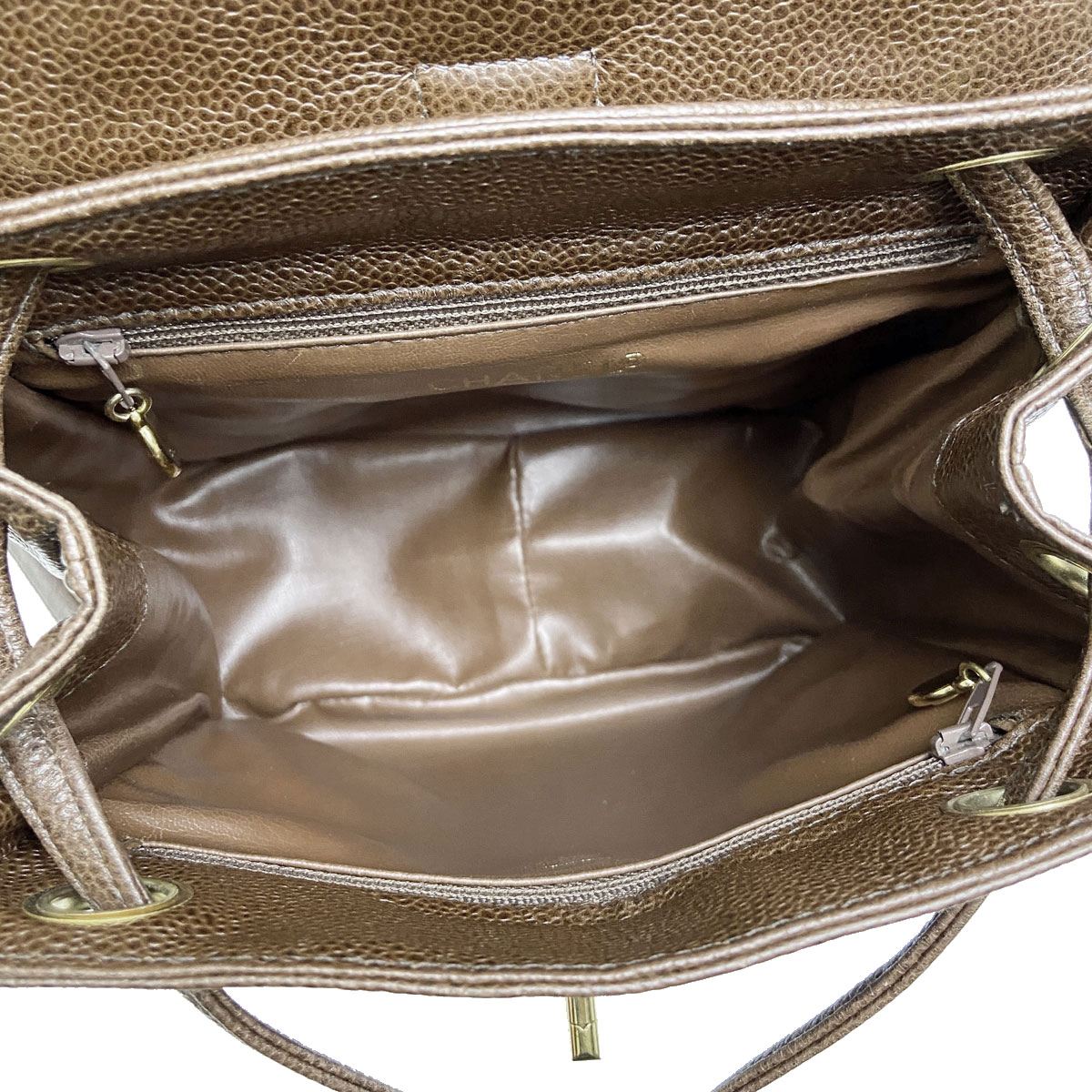 CHANEL シャネル キャビアスキンリュックサック ブラウン/ゴールド金具 3番台(1995年頃製造)