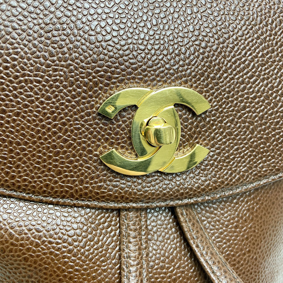 CHANEL シャネル キャビアスキンリュックサック ブラウン/ゴールド金具 3番台(1995年頃製造)