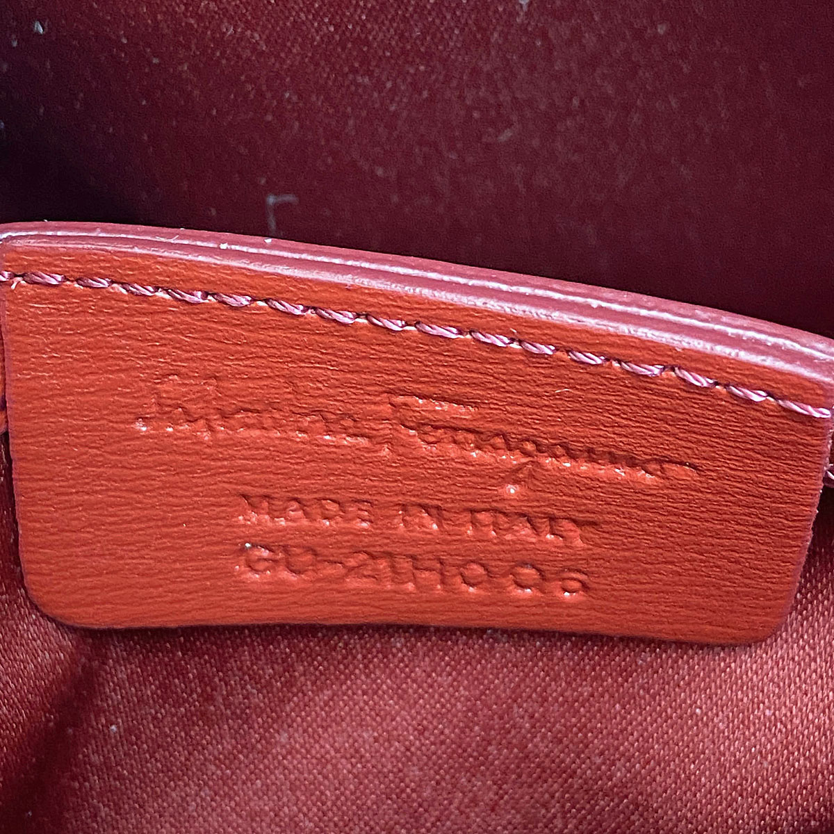 Salvatore Ferragamo フェラガモ シティ ガンチーニ ミニショルダーバッグ レザー レッド/ゴールド金具 21-H006 0691324