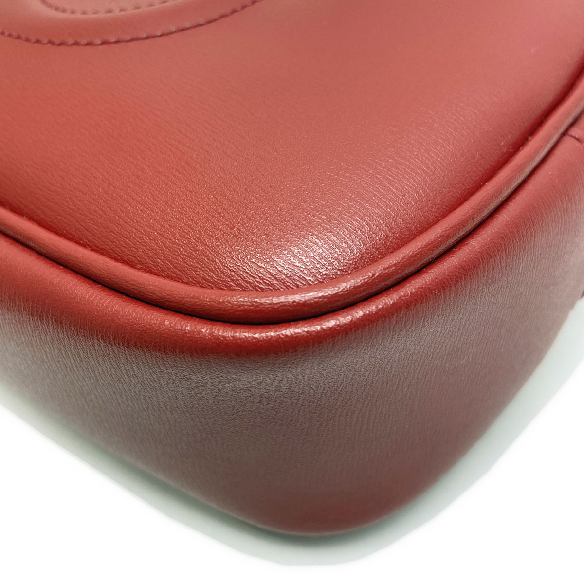 Salvatore Ferragamo フェラガモ シティ ガンチーニ ミニショルダーバッグ レザー レッド/ゴールド金具 21-H006 0691324