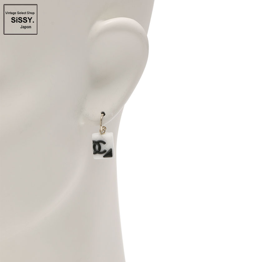 シャネル ■CHANEL■ ピアス カンボン ホワイト ブラック ゴールド 05C