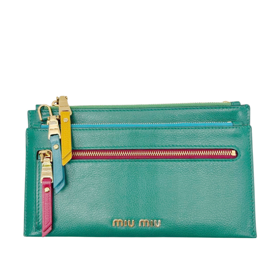 miu miu ミュウミュウ ポーチ グリーン miumiu ミュウミュウ ショルダーポーチ レザー グリーン系/ゴールド