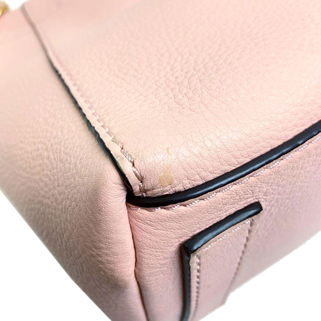 美品❣️トリーバーチ　チェーン　トートバッグ　シボ革　ピンク お値下げ中 美品❣️トリーバーチ チェーン トートバッグ シボ革