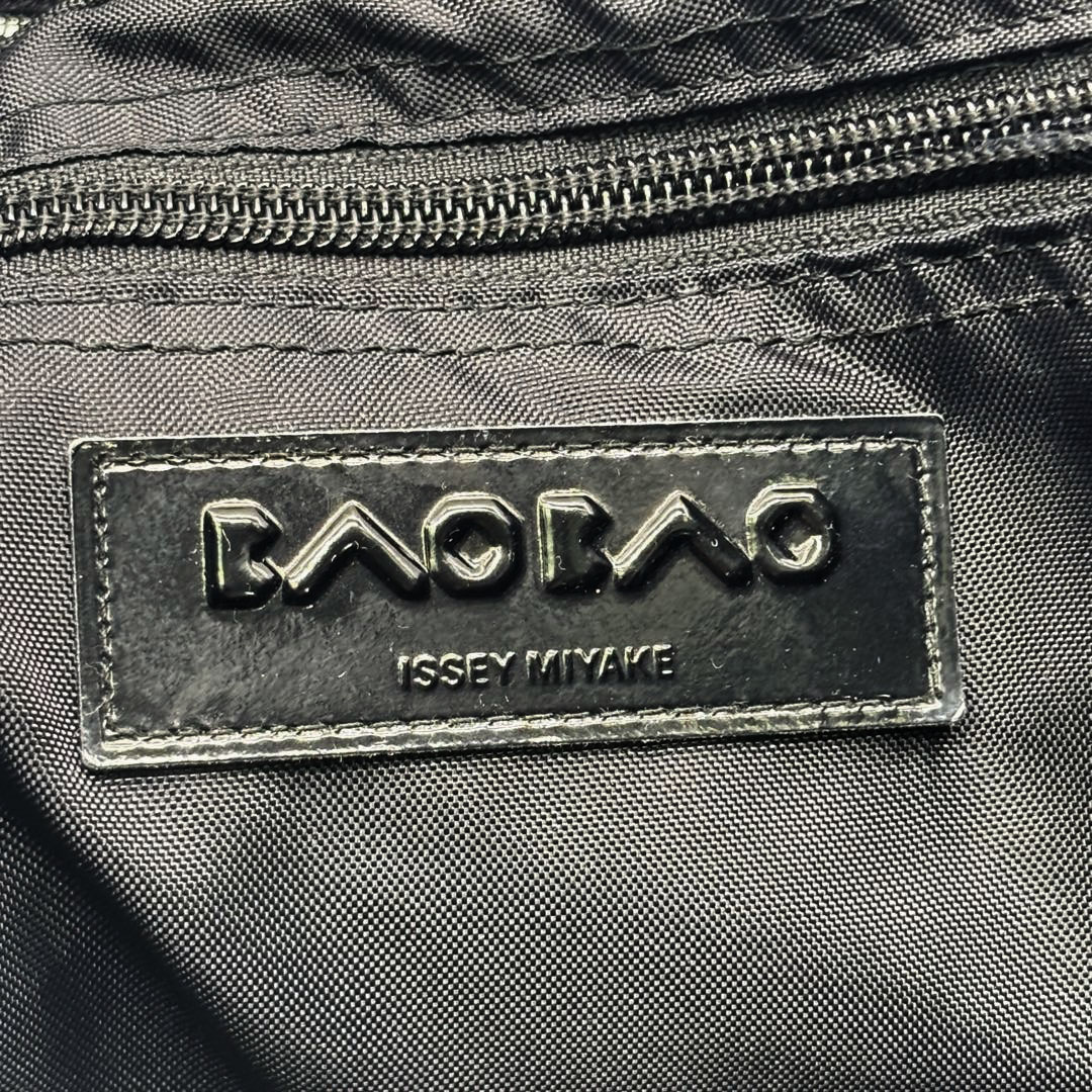 ISSEY MIYAKE BAOBAO イッセイミヤケ バオバオ プリズム トートバッグ 10×10 ブラウン BB23AG104