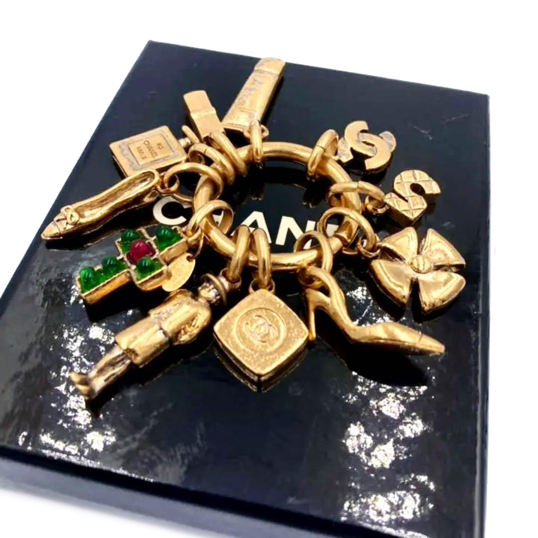 CHANEL シャネル キーリング アイコン マドモアゼル ココマーク No.5 グリポア ゴールド 02P