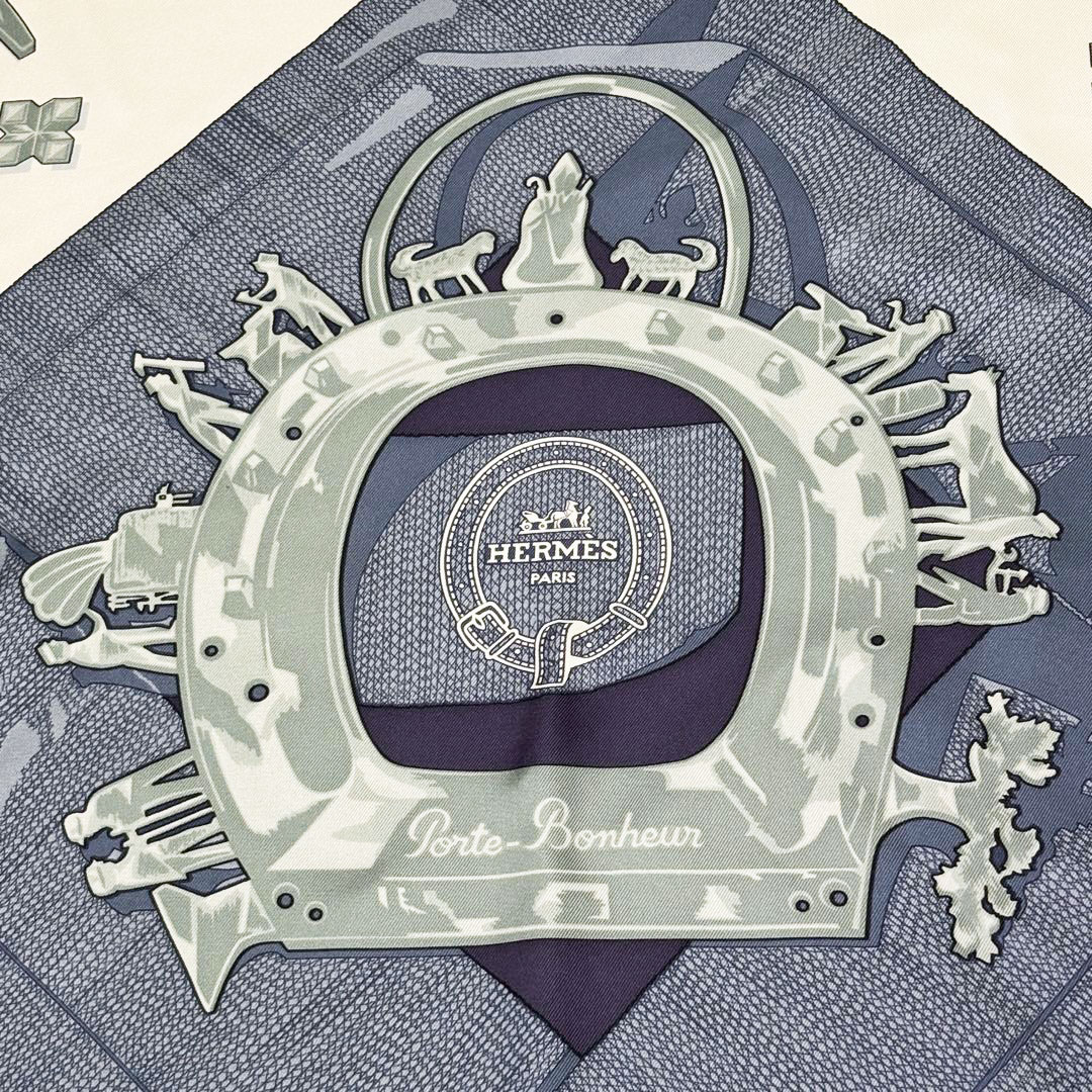 HERMES エルメス スカーフ カレ90 『PORTE BONHEUR(幸運のお守り