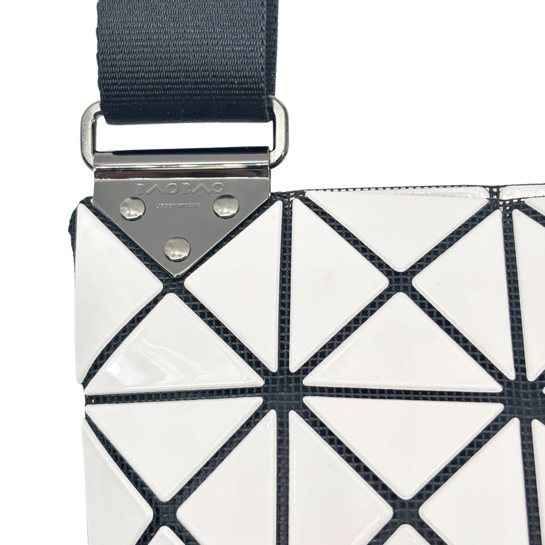 BAOBAO ISSEY MIYAKE バオバオ ショルダーバッグ ホワイト BAO ISSEY MIYAKE バオバオ イッセイミヤケ BAOBAO クリスタルマット