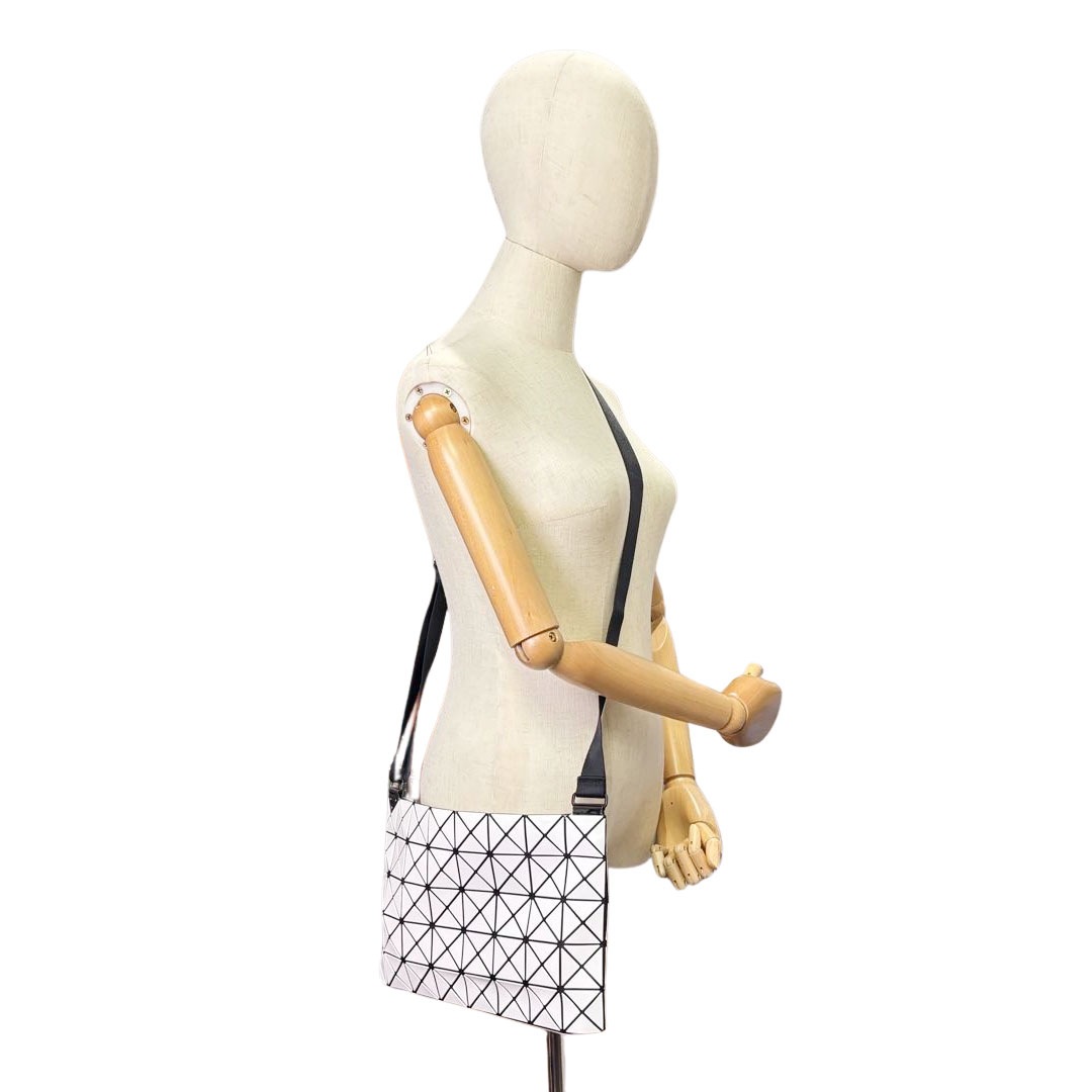 ISSEY MIYAKE BAOBAO イッセイミヤケ バオバオ ルーセント ショルダー