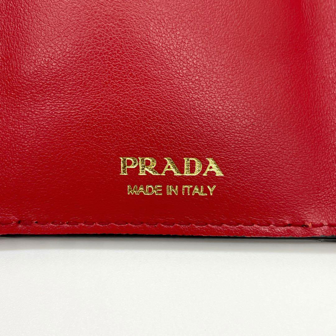 PRADA プラダ 3つ折り コンパクト財布 ミニウォレット レザー ブラック レッド 1MH021