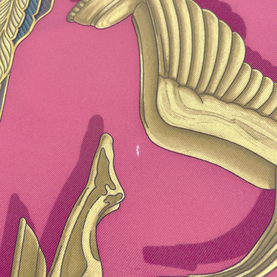 HERMES エルメス スカーフ カレ90 『LES PARURES DU VENT(風の装い)』 シルク レッド系 ゴールド