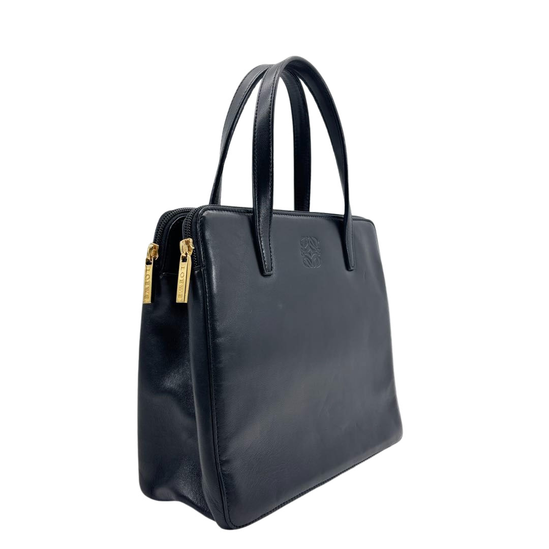 ロエベ ラムレザーパンツ 子羊 金ボタン アナグラム ブラック 黒 ハイウエスト LOEWE ロエベ ハンドバッグ アナグラム ラムレザー ブラック/ゴールド