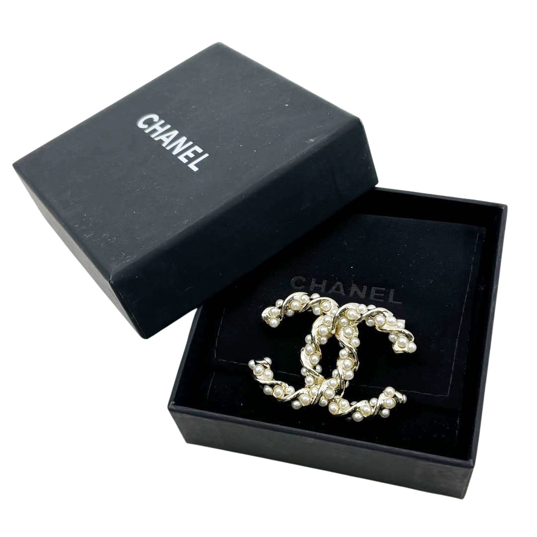CHANEL シャネル ブローチ ココマーク ツイスト フェイクパール C25V