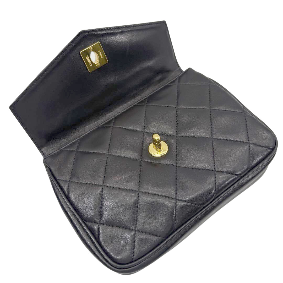 シャネル　マトラッセ ラムスキン　ターンロック　ウエストバッグ　ポーチ CHANEL シャネル マトラッセ ウエストバッグ ターンロック ラムスキン