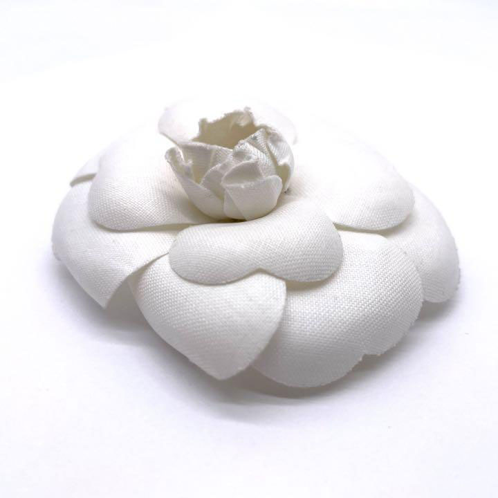 CHANEL シャネル コサージュ ブローチ カメリア シルクサテン ホワイト