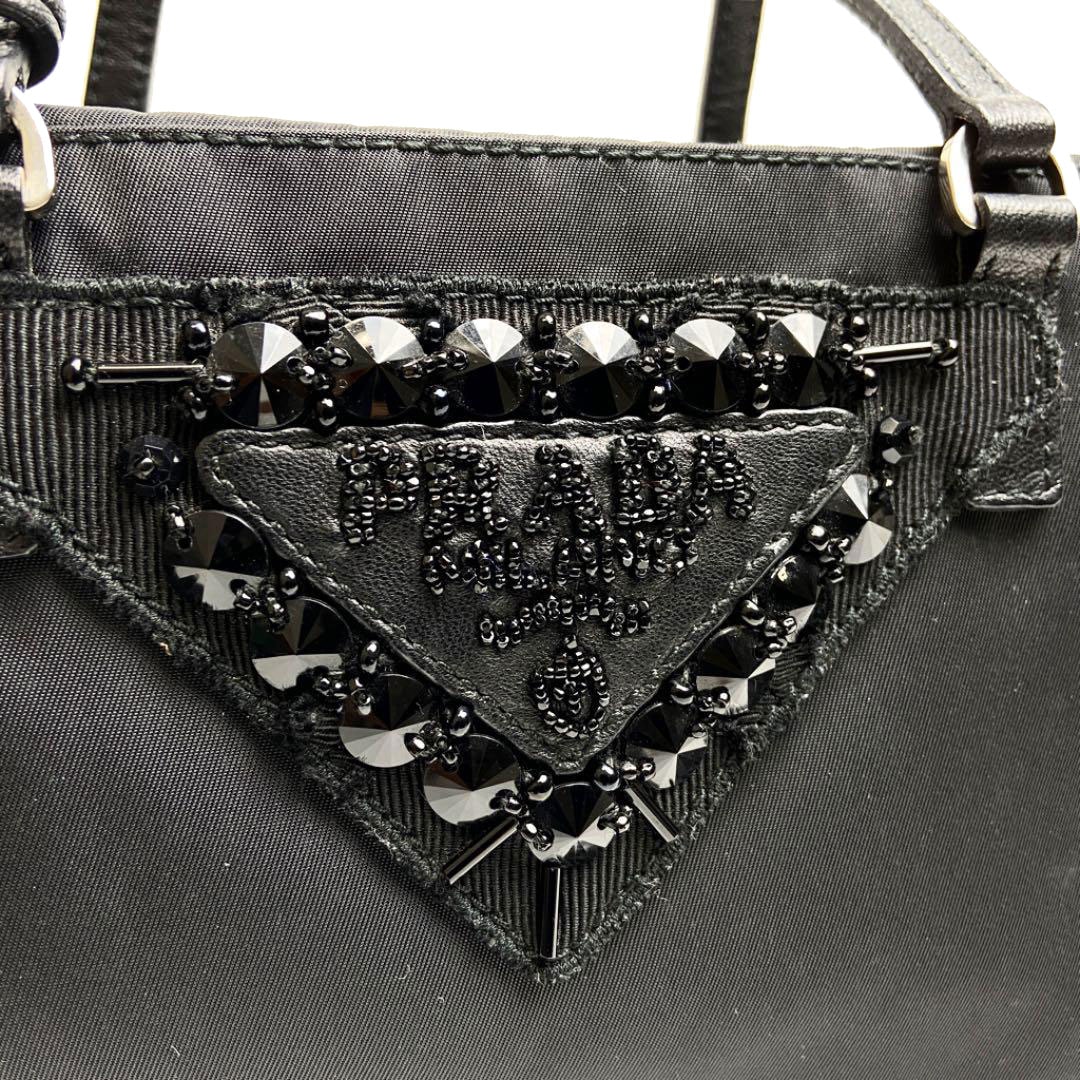 雑誌掲載【プラダ】ブラック ナイロン スタッズ ミニバッグ PRADA】プラダ『スタッズ付 ブラック ナイロン ショルダーバッグ