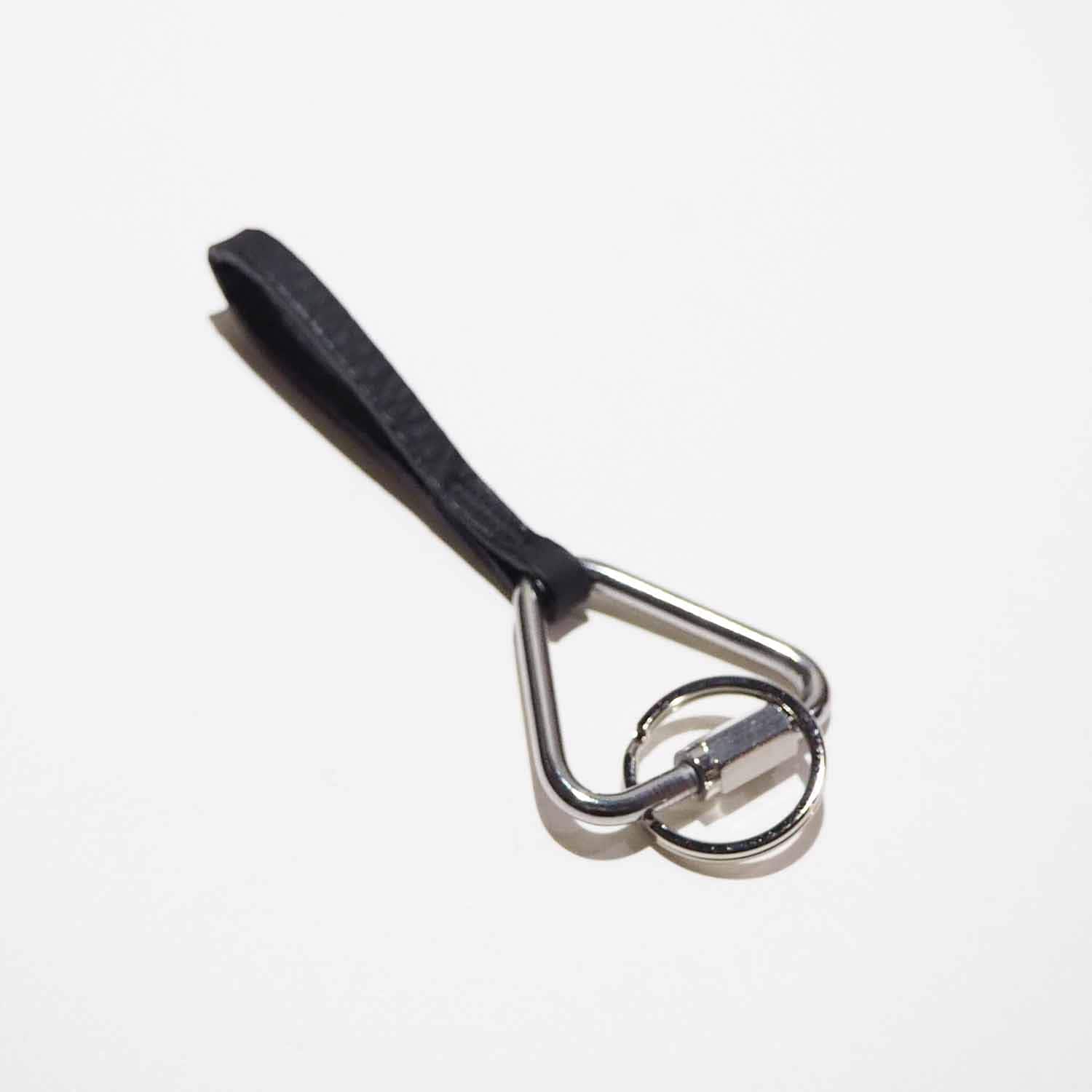 ERA. イーラ EO SHRINK TRIANGLE イーオーシュリンクトライアングル キーホルダー・キーリング BLACK