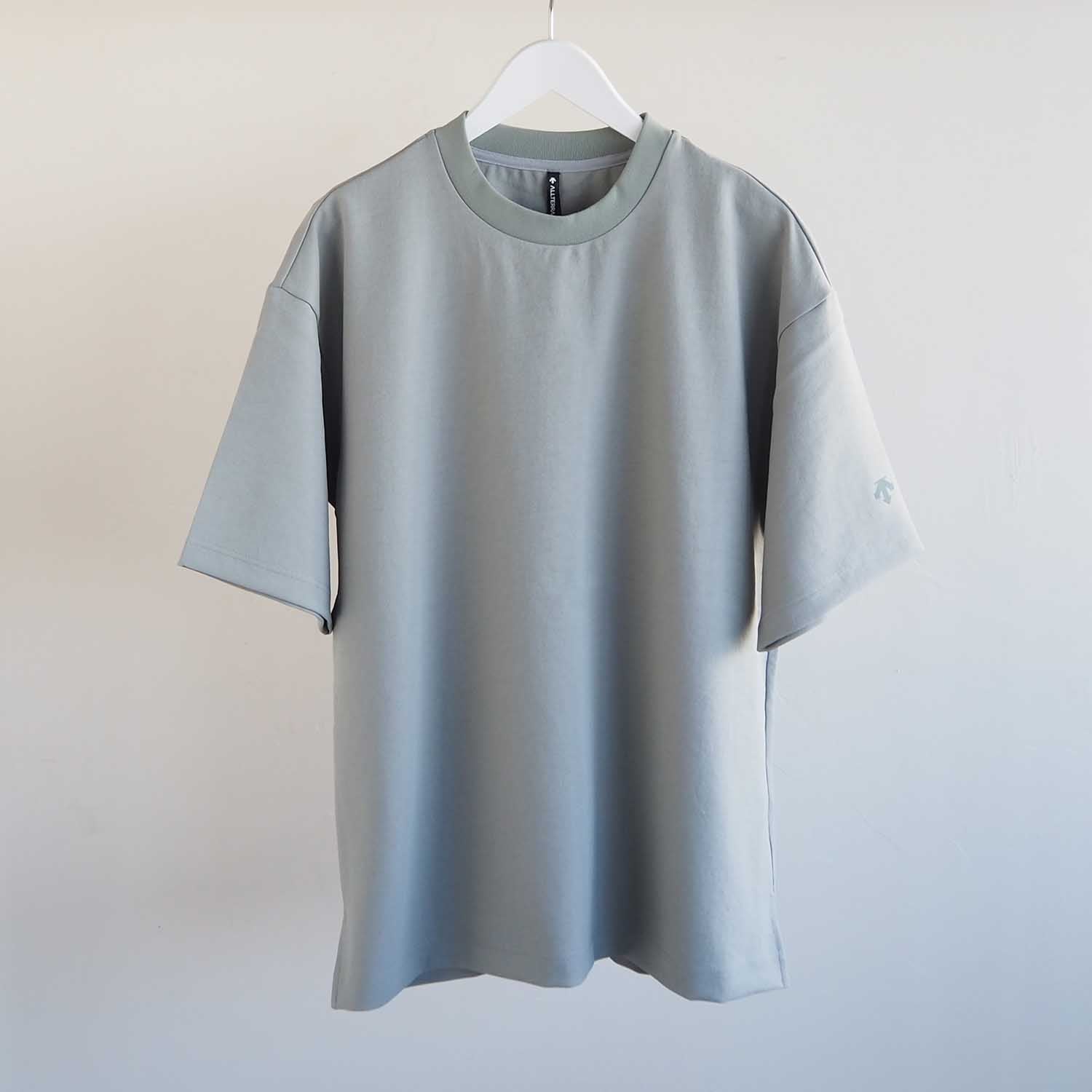 DESCENTE ALLTERRAIN I/O  デサントオルテラインアイオー STRETCH TWILL H/S T-SHIRT ストレッチツイルハーフスリーブTシャツ セージ
