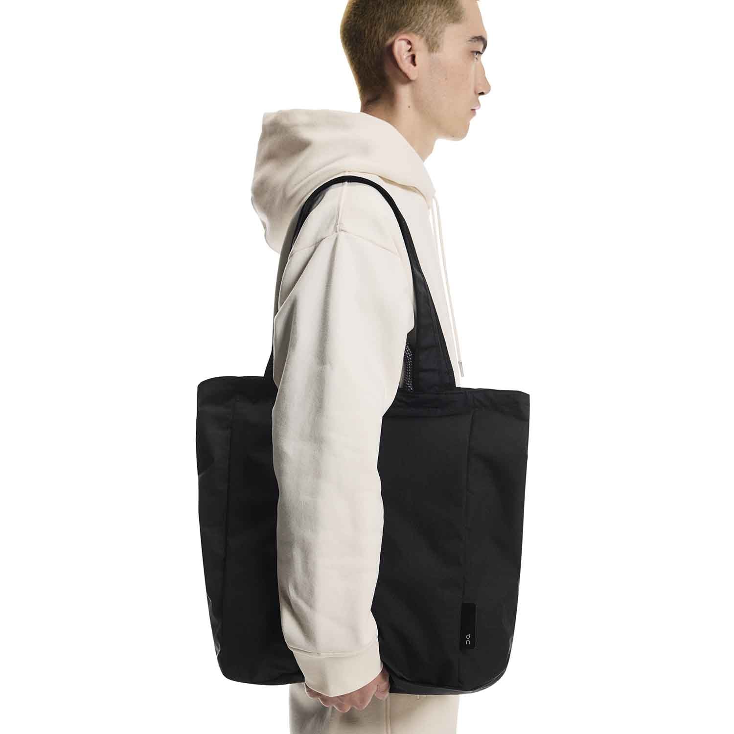 On オン Tote Pack 25L トートパック 25L Black ブラック