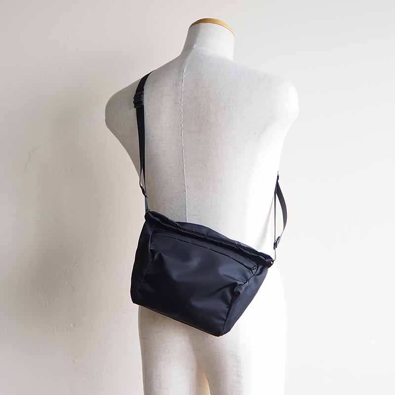 LEAF LINE spring shoulder No.1 ナイロンショルダーバッグ (small) ブラック