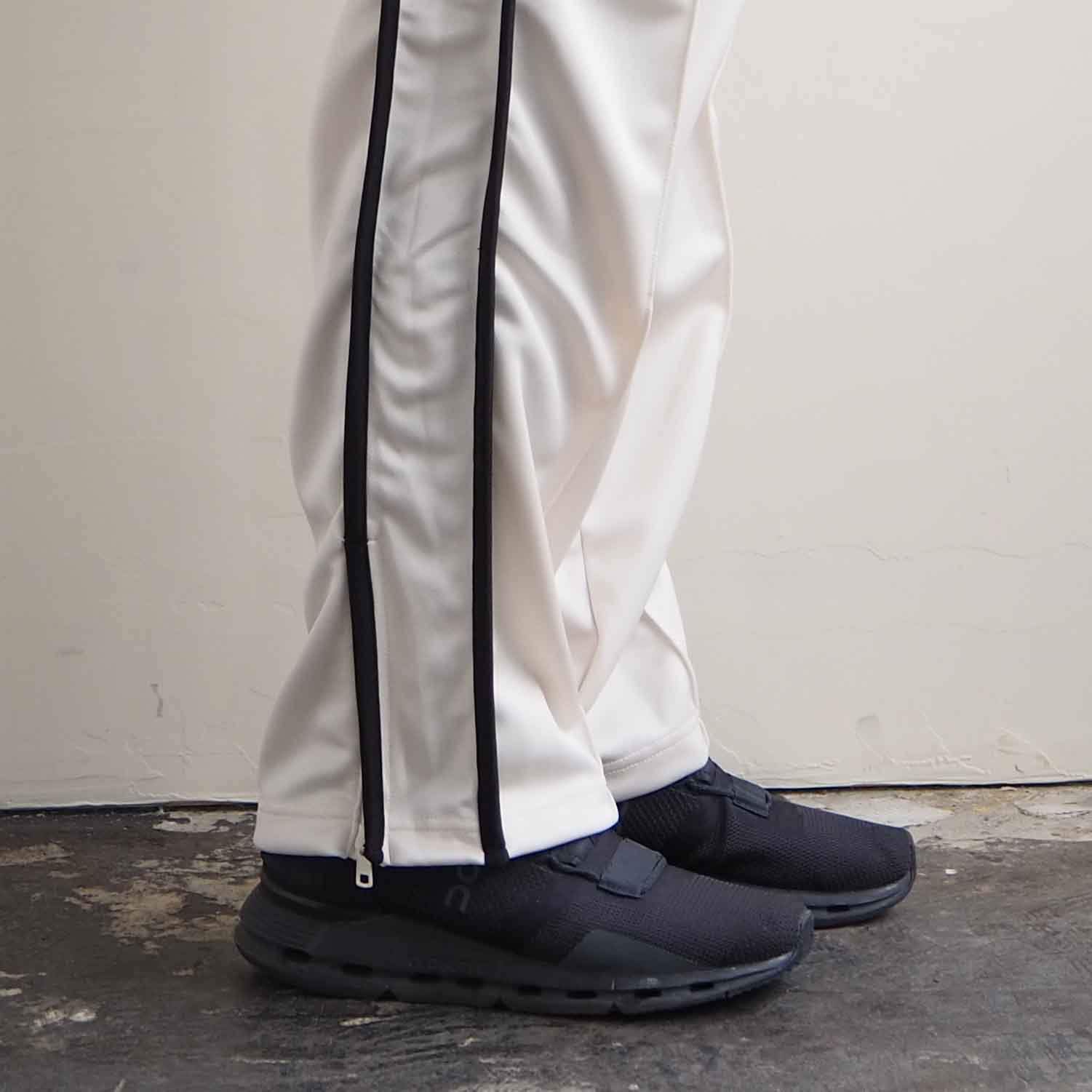 KIIT キート TRACK PANTS トラックパンツ ライトベージュ×ブラック