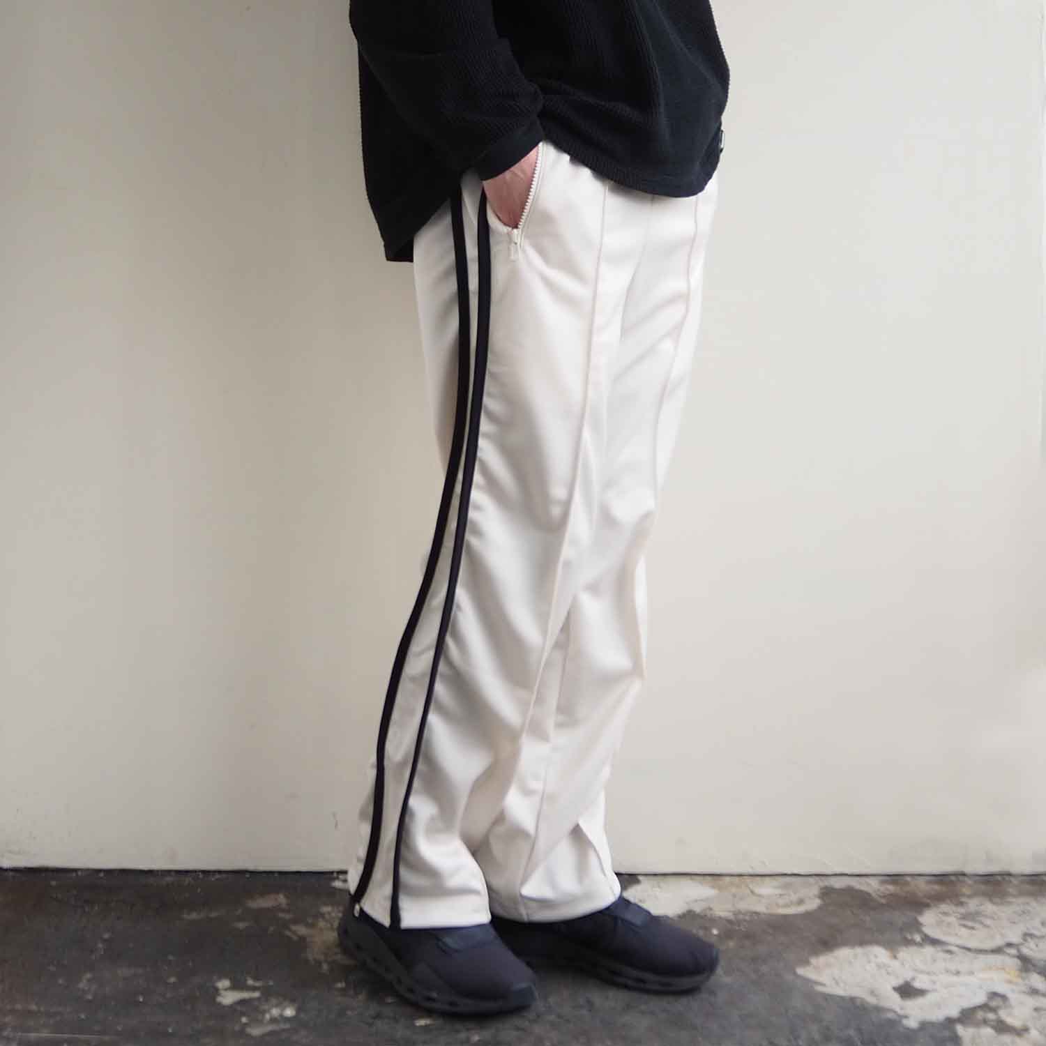 KIIT キート TRACK PANTS トラックパンツ ライトベージュ×ブラック