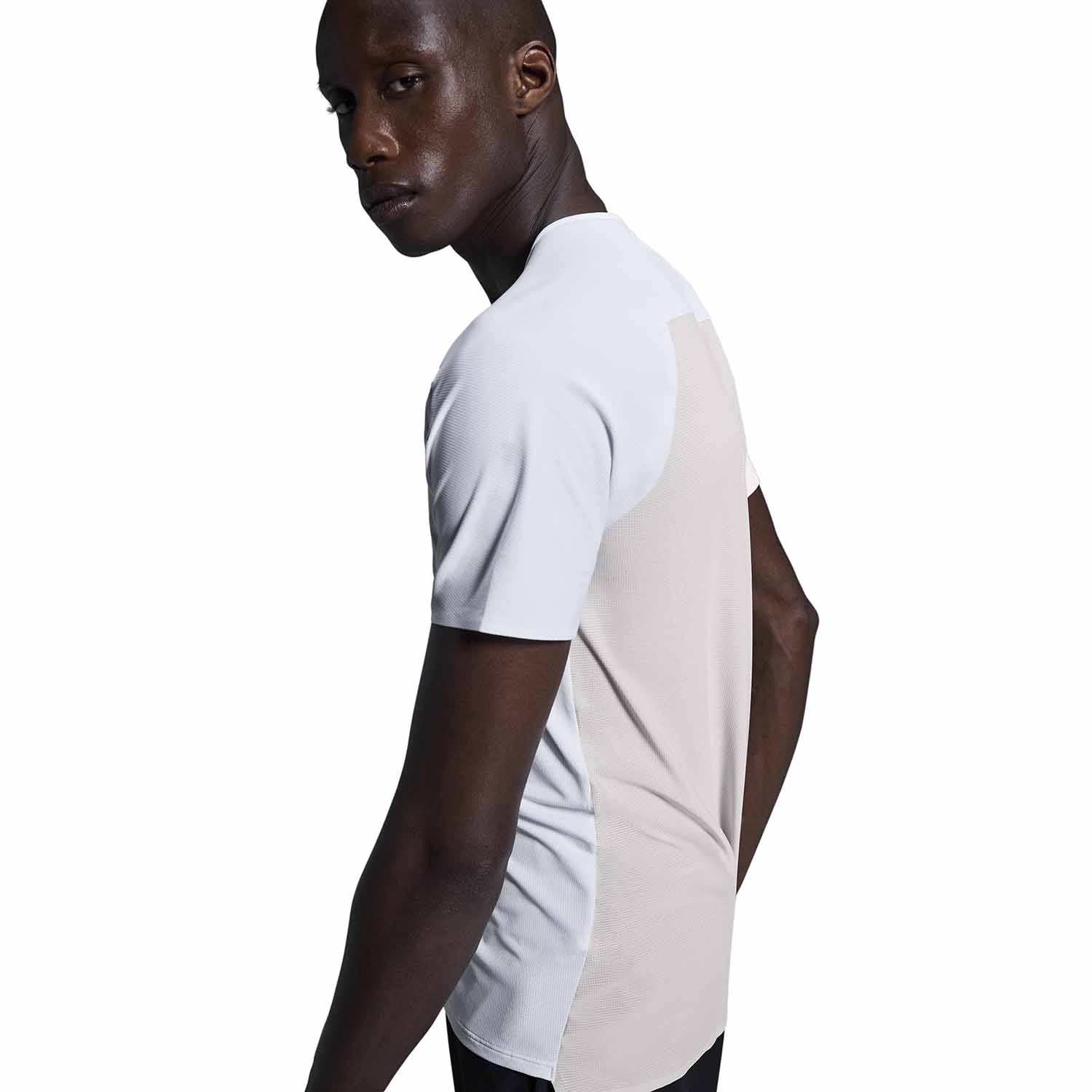 On オン Performance-T パフォーマンスＴ ランニングトップ・Ｔシャツ White｜Silver メンズサイズ