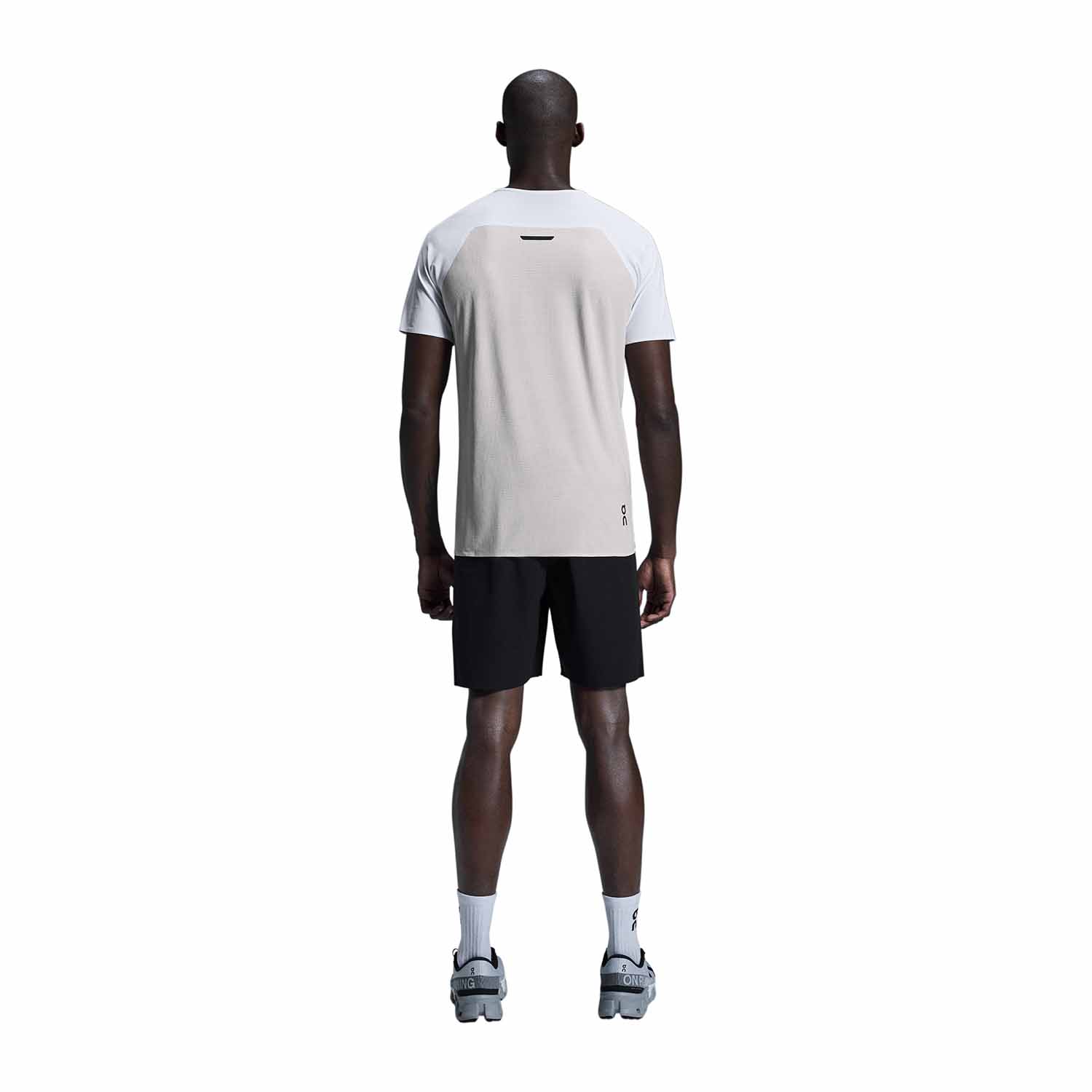 On オン Performance-T パフォーマンスＴ ランニングトップ・Ｔシャツ White｜Silver メンズサイズ