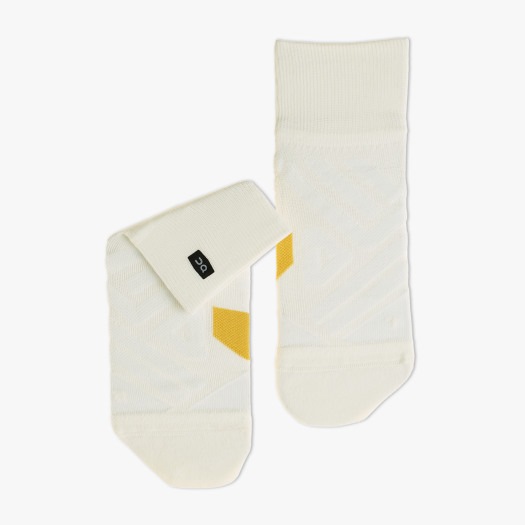 On オン Running Mid Sock ランニングミッドソックス White｜Ice ホワイト メンズサイズ