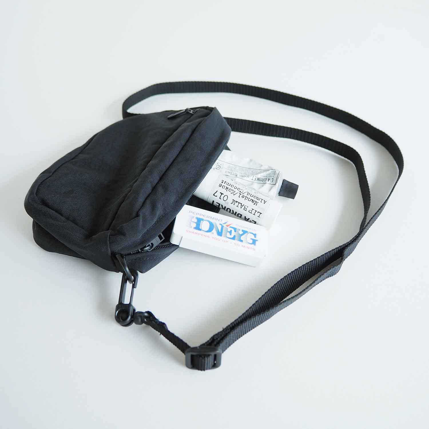 ERA. イーラ TAS PS BAG ポーチ・ミニショルダーバッグ ブラック