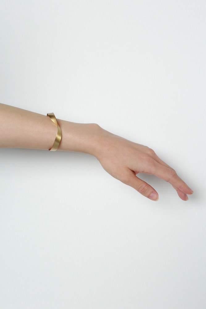 RUDE GALLERY TWIST BANGLE BRASS 使用2回 箱付 RUDE GALLERY TWIST BANGLE BRASS 使用2回 箱付 - メルカリ