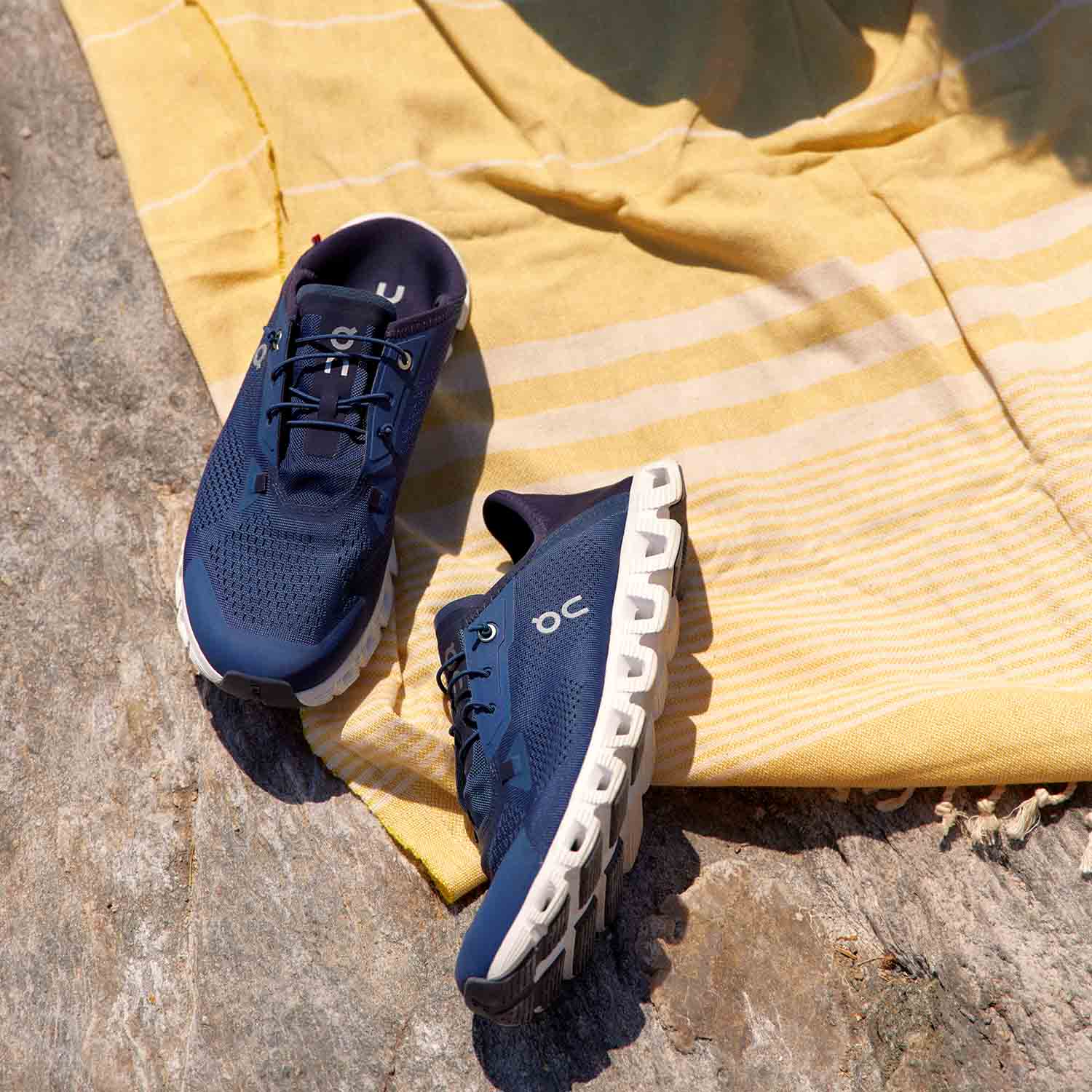 美品✨ On 【25㎝】 スニーカー クラウドアウェイ ネイビー ステッチ On（オン） レディース クラウド5 スニーカー 59.98901 SS22 W Cloud 5