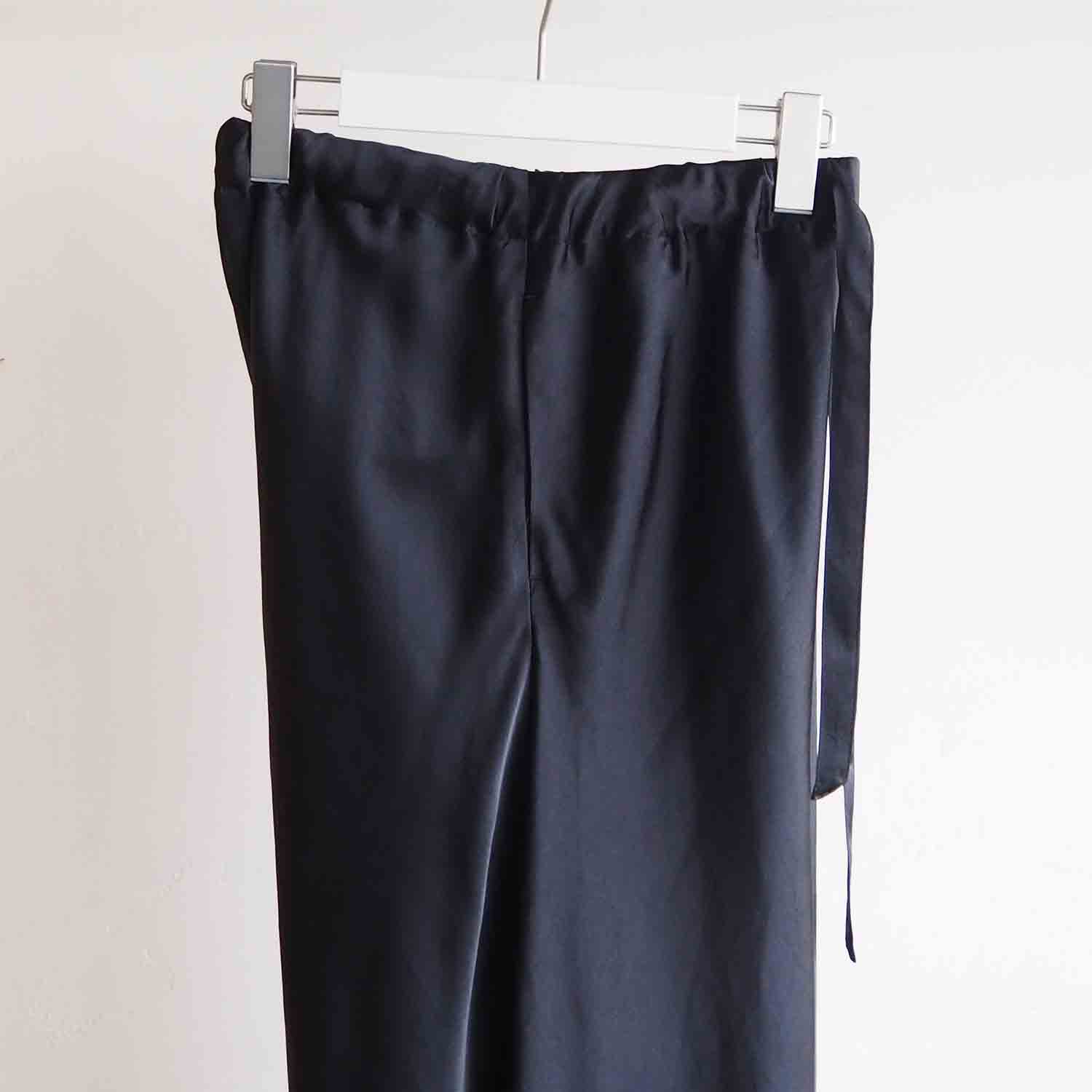 FANTASTICDAYS WOMENS ファンタスティックデイズ ウィメンズ BOWEASY バイアスサテンパンツ ブラック