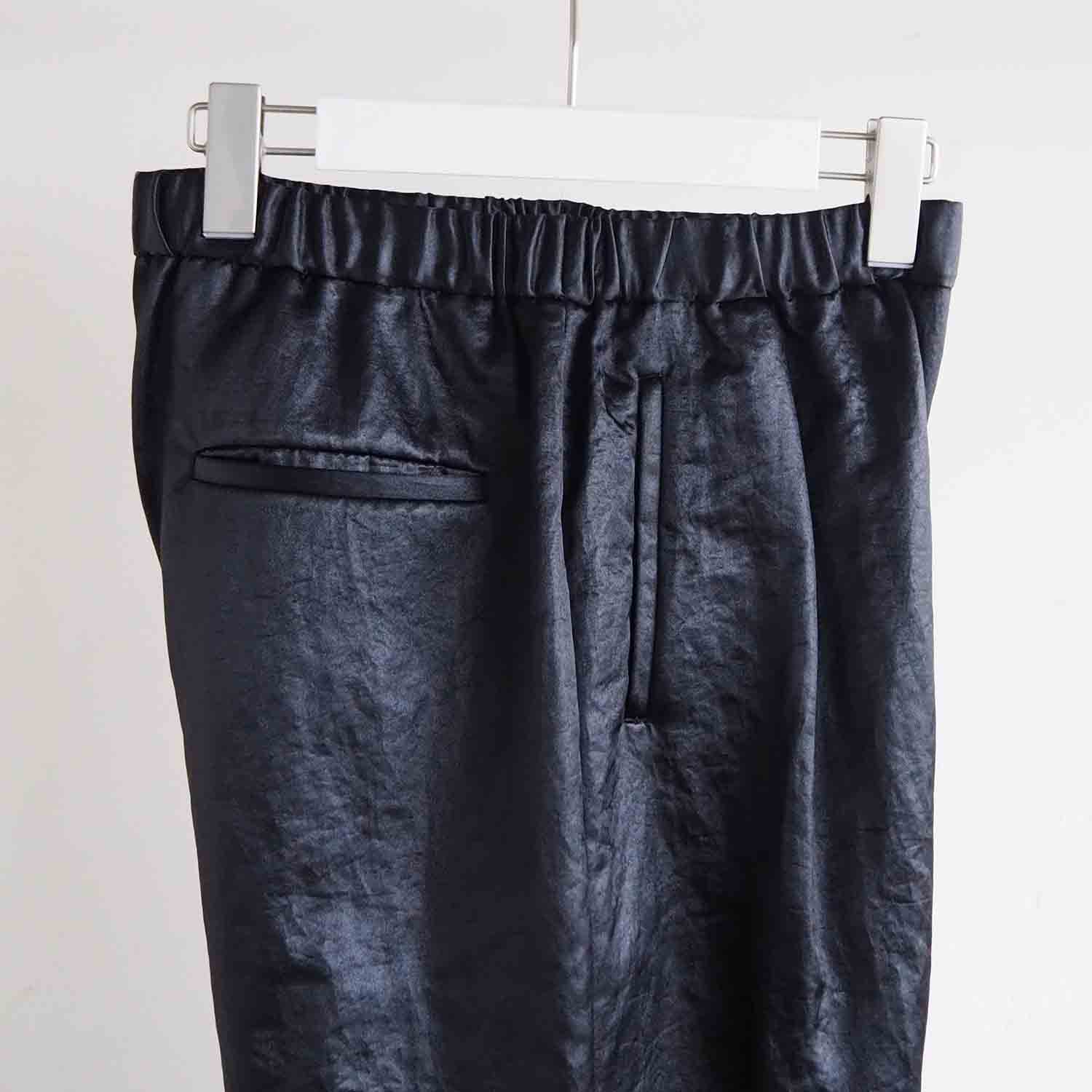 FANTASTICDAYS WOMENS ファンタスティックデイズ ウィメンズ HEMDARTSWIDE サテンイージーパンツ ブラック