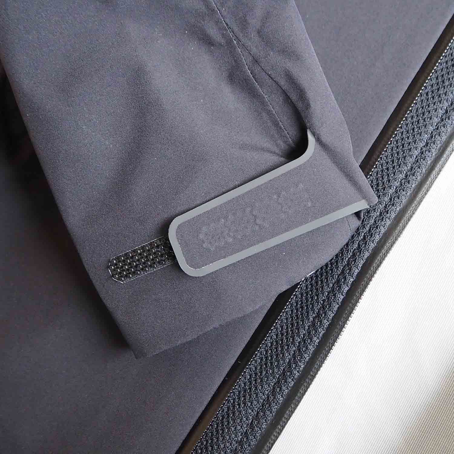 デサント　クレアスサーモ　マルーン DESCENTE ALLTERRAIN（デサントオルテライン）HARD SHELL JACKET