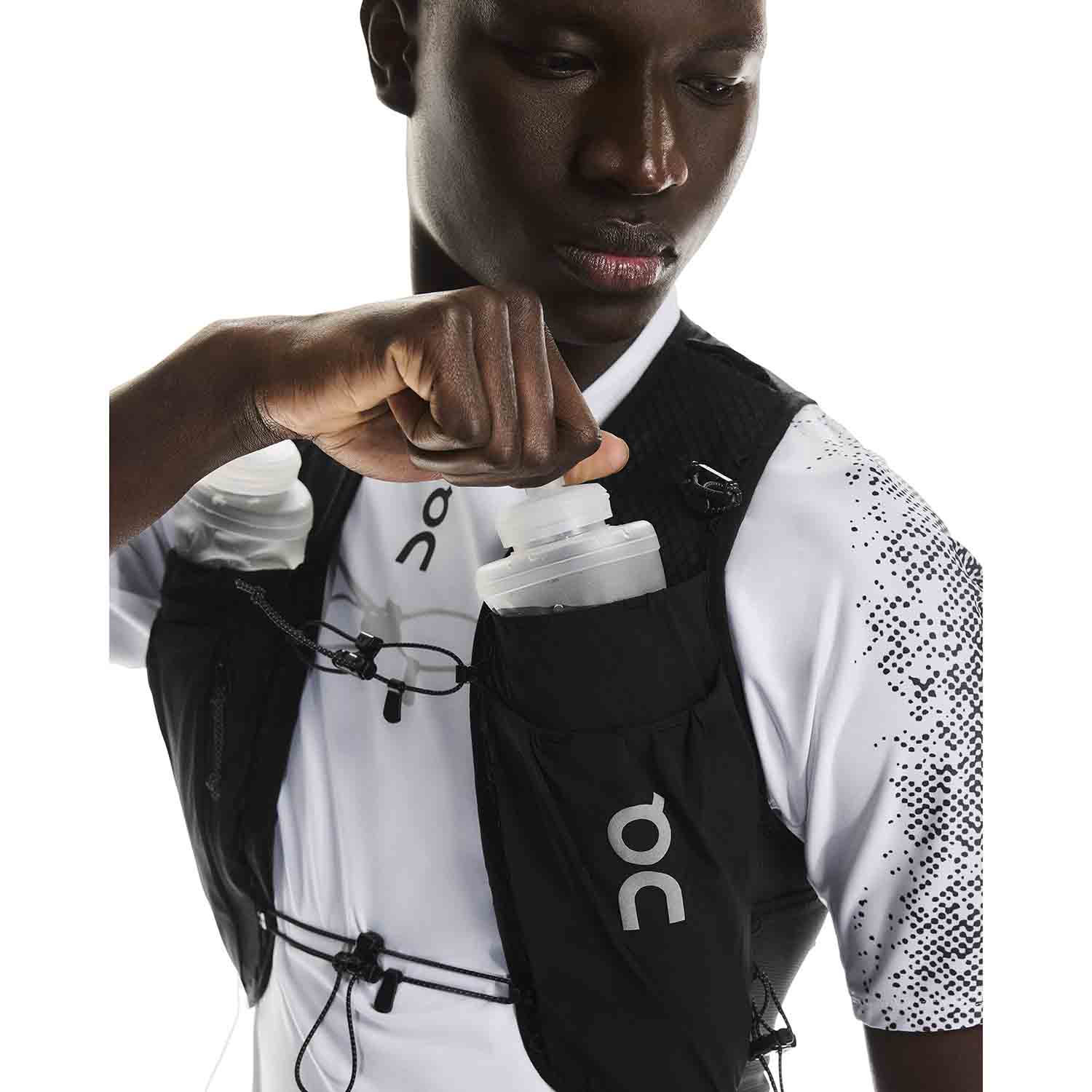 On オン Ultra Vest Pro ランニングベスト Black ブラック