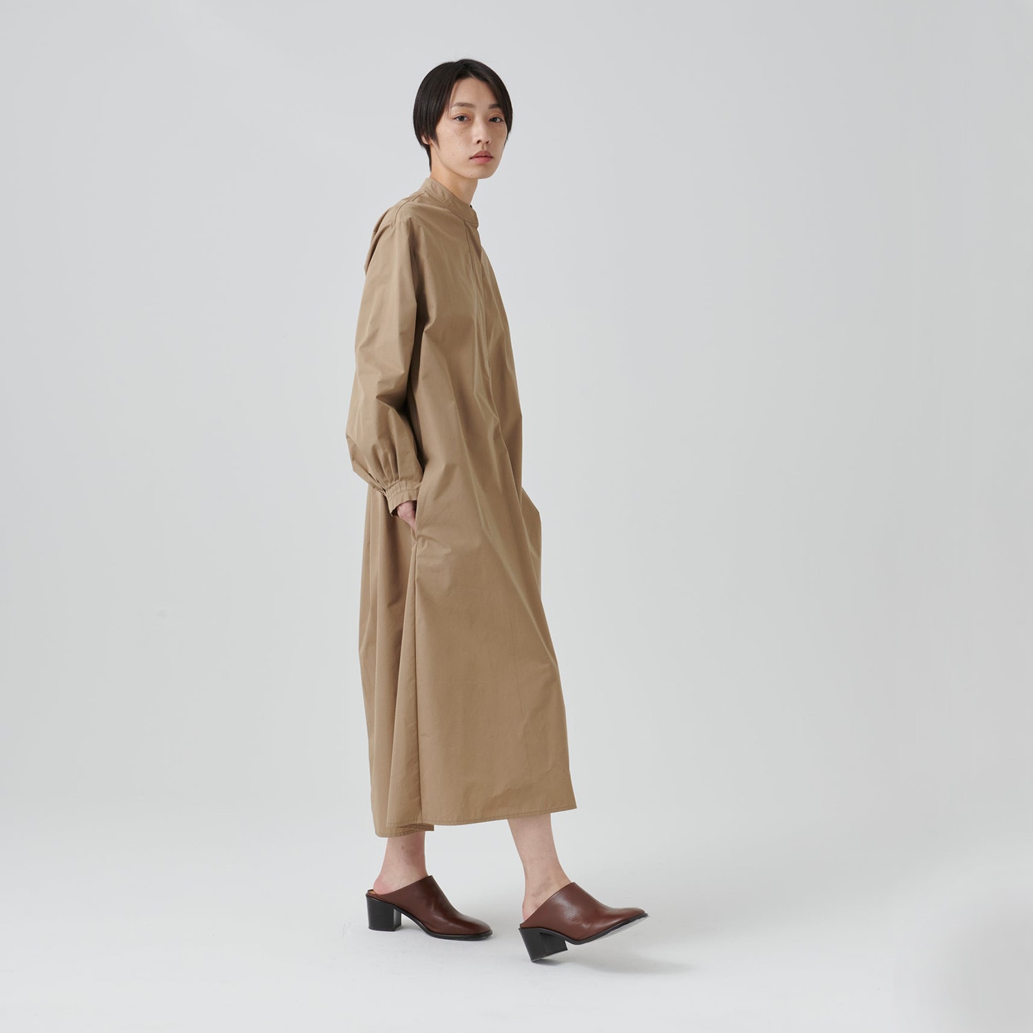 STUDIO NICHOLSON スタジオニコルソン WOMENS ウィメンズ MIRO GATHERED BACK VOLUME SHIRT DRESS シャツワンピース SAFARI サファリ
