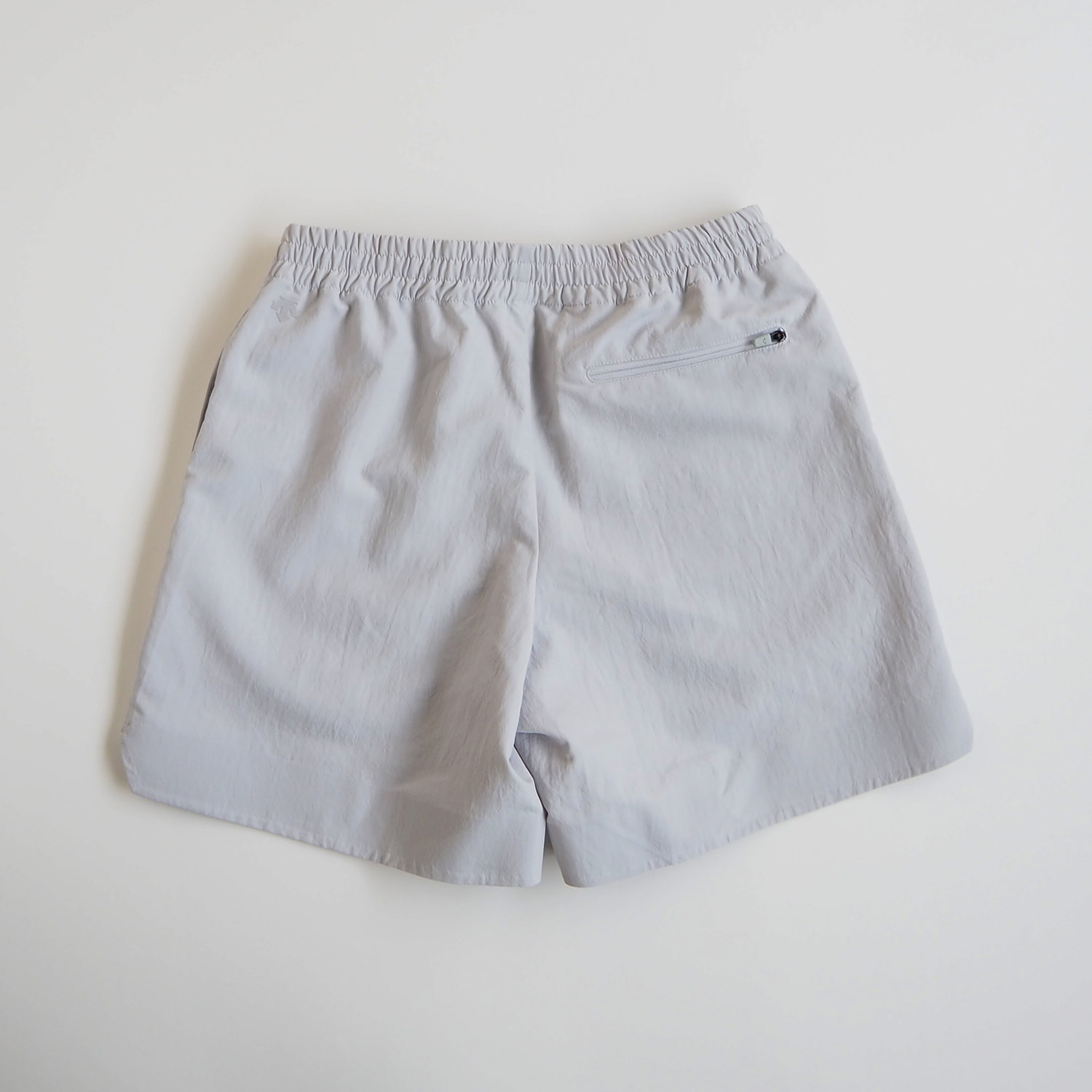 DESCENTE PAUSE デサントポーズ MENS メンズ SLIT SHORTS スリットショーツ アイスグレー