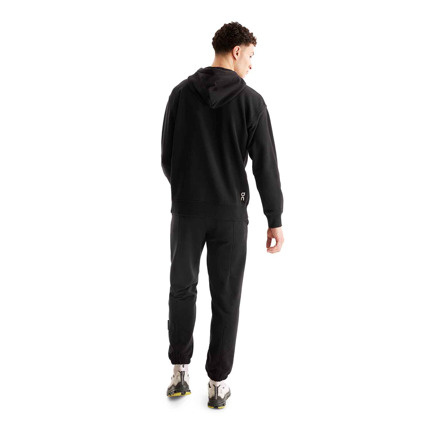 On CLUB HOODIE ブラック Mサイズ　新品 On オン Club Hoodie クラブフーディーBlack メンズサイズ