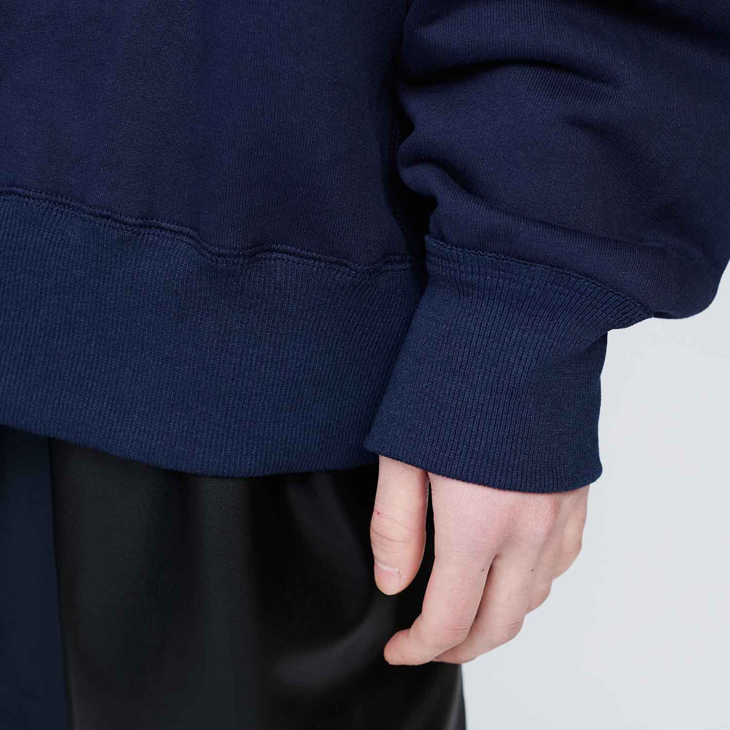 UNTRACE アントレース _210 クルーネックスウェット BLACK