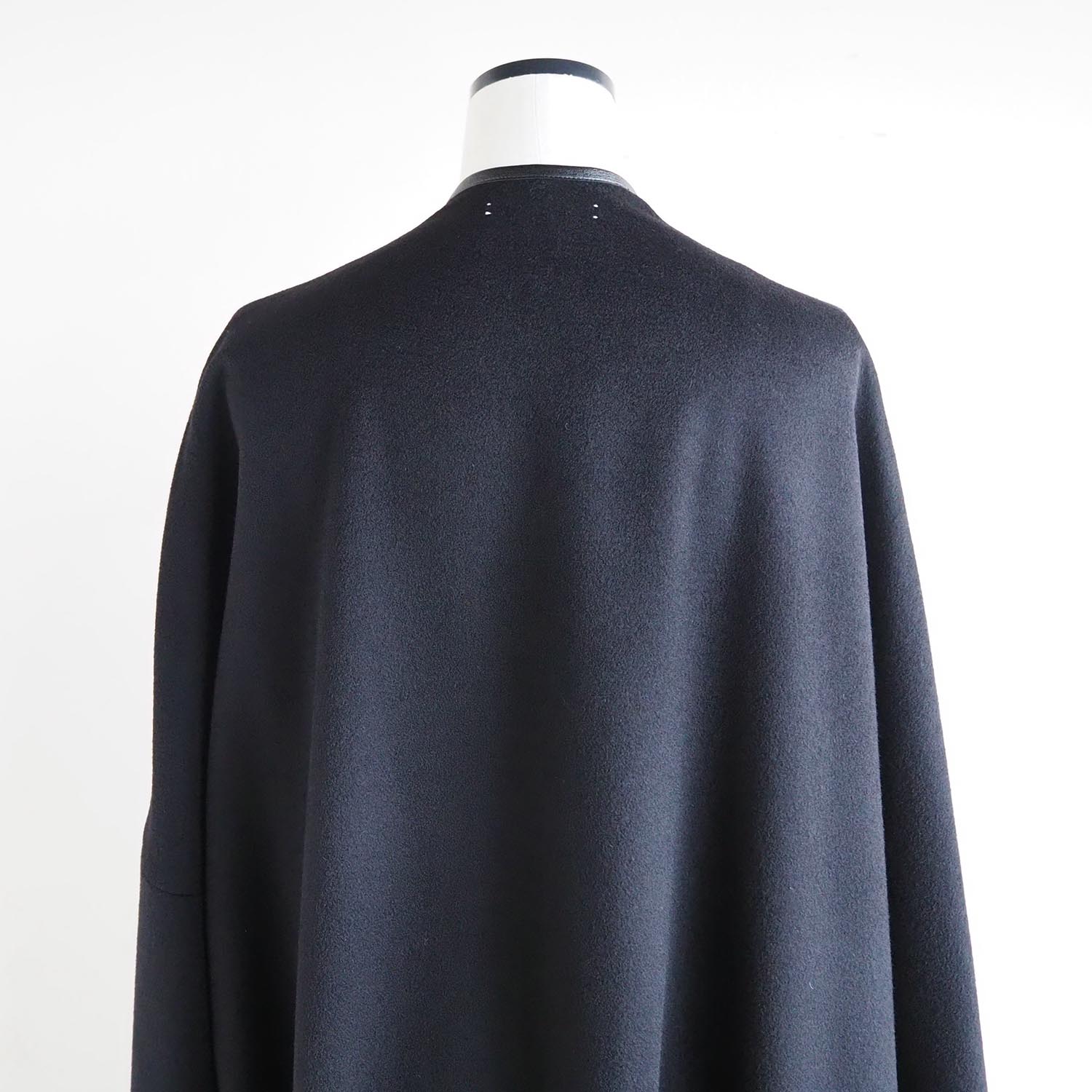 THROW スロー SHAWL CAPE ショール・ケープ AUDREY オードリー ウールフランネル ブラック