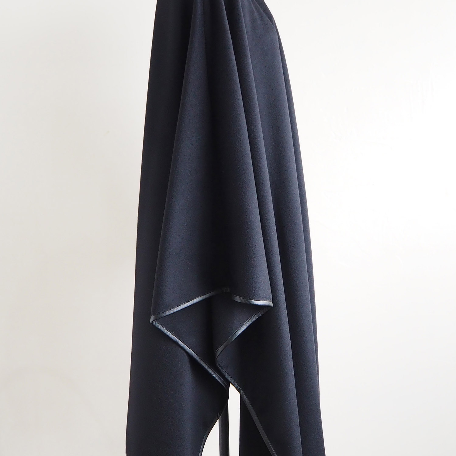 THROW スロー SHAWL CAPE ショール・ケープ AUDREY オードリー ウールフランネル ブラック