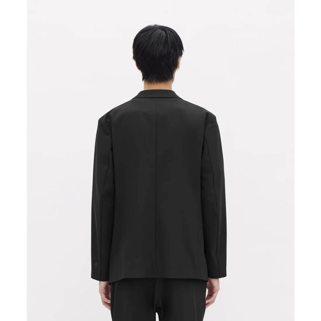 DESCENTE ALLTERRAIN I/O 2026年春夏モデル TECH SLIM TAILORED JACKET デサント オルテラインアイオー テックスリムテーラードジャケット ブラック